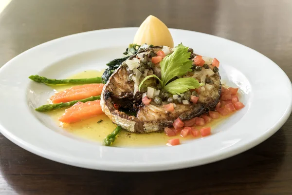 Smażona makrela stek — Zdjęcie stockowe