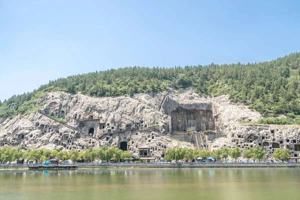 Longmen mağarasını Luoyang içinde