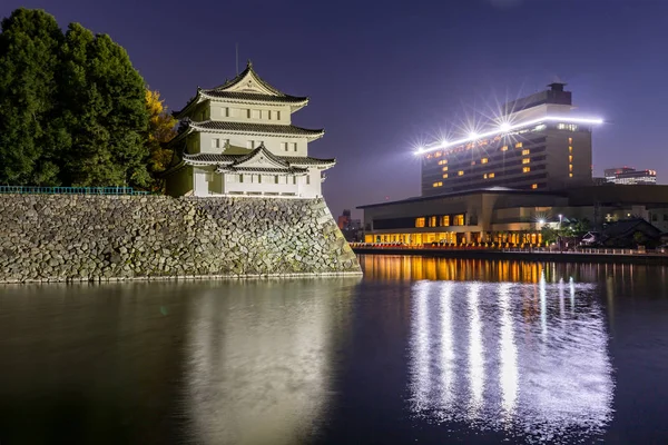 Замок Нагоя ночью — стоковое фото