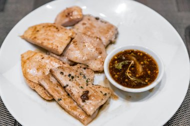 Soslu ızgara domuz.