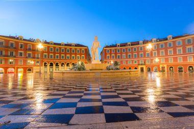 Fountain du Soleil on Massena square