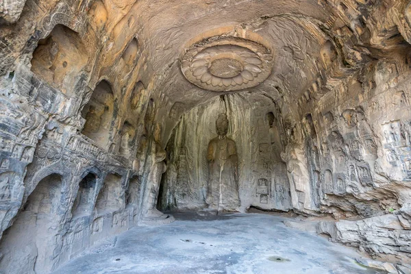 Grutas de Longmen Luayang — Foto de Stock