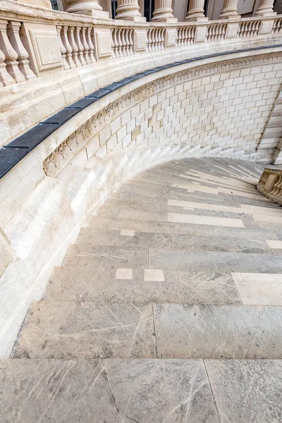 Antigua escalera en el Palais Longchamp — Foto de Stock