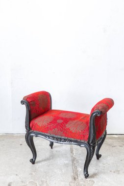 Kırmızı vintage sandalye 