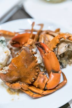 Buhar Yengeç beyaz tabak