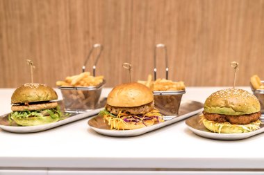 taze Hamberger patates kızartması ile