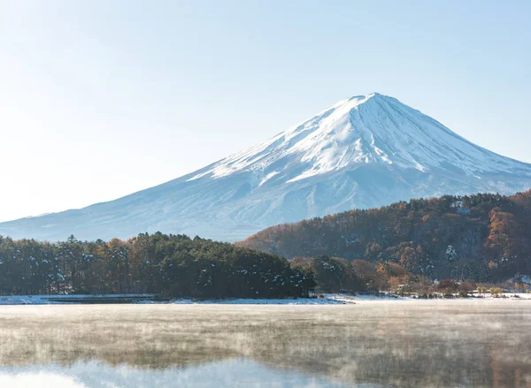 Гора Фудзі зі снігом — стокове фото