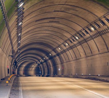 Tünel yol Otoban ile
