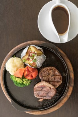 Fileminyon Biberli Biber Bifteği