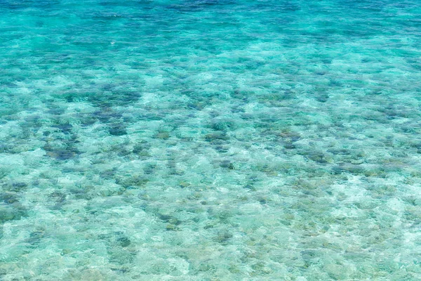 Top View Διαφανή Ωκεανό Ρηχά Τιρκουάζ Θάλασσα Επιφάνεια Του Νερού — Φωτογραφία Αρχείου