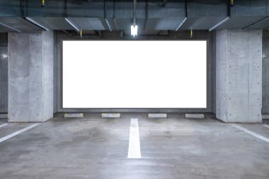 Park garaj underground boş billboard, gece iç alışveriş merkezi ile boş
