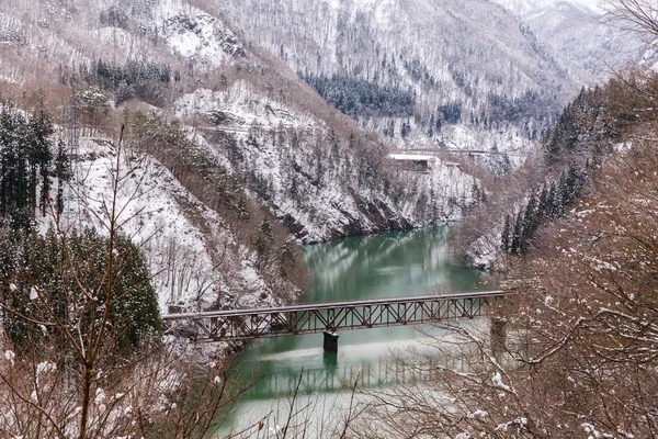 Zimní Krajina Městem Most Sněžení — Stock fotografie