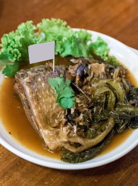 Ot ve lahana ile Buhar balık