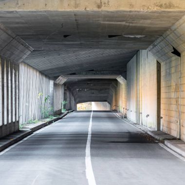 Tünel yol iki şeritli otoyol ile