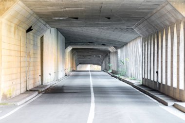 Tünel yol iki şeritli otoyol ile