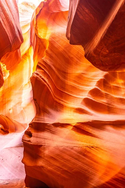 Sayfa, Arizona Usa yakınındaki Navajo rezervasyonunuzu yaparken alt antilop Kanyonu 