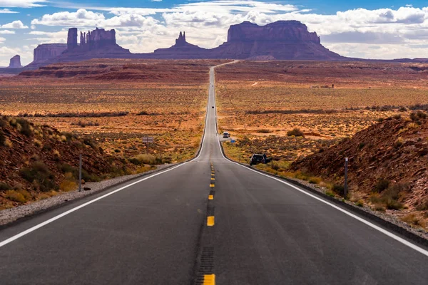 Δρόμος Στο Monument Valley Στο Navajo Φυλών Πάρκο Στη Γιούτα — Φωτογραφία Αρχείου