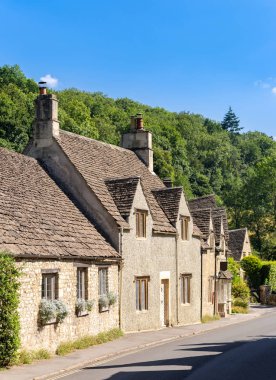 Cotswolds İngiltere'de Castle Combe köy
