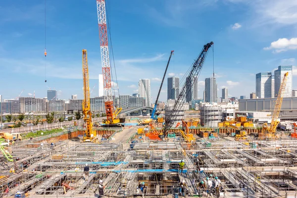 Gru Costruzione Grandi Dimensioni Che Lavorano Grande Cantiere Tokyo Giappone — Foto Stock