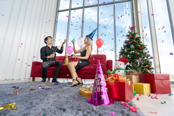 Jovem Casal Adulto Asiático Comemorando Ano Novo Férias Natal Juntamente — Fotografia de Stock