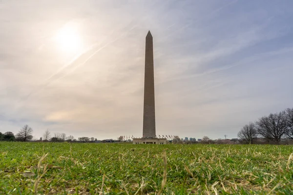 Washington Monument Met Groen Grasveld Washington Usa Dit Monument Obelisk — Stockfoto