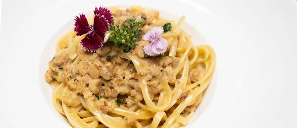 Spaghetti Cabonara Salsa Carne Pasta Con Queso Parmesano Crema Gourmet — Foto de Stock