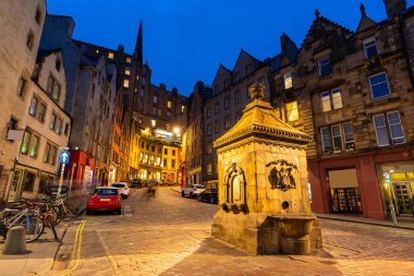 Grassmarket Edinburgh eski kasaba Cityscape günbatımında, Edinburgh, İskoçya İngiltere