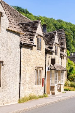 Cotswolds İngiltere'de Castle Combe köy