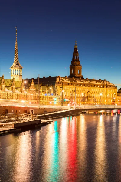 Kopenhag Şehri Gökdelen Gökdeleni Olan Şehir Merkezi Avrupa Alacakaranlık Gecesi — Stok fotoğraf