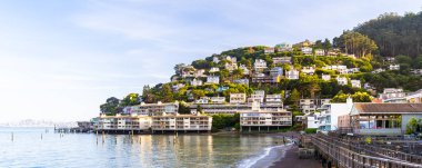 San Francisco için Sausalito Resort kasabasının güzel manzarası Kuzey Kaliforniya ABD Pasifik Okyanusunun batı kıyısı, San Francisco Birleşik Devletler Seyahat İstikameti Şehir Konsepti.