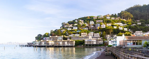 San Francisco için Sausalito Resort kasabasının güzel manzarası Kuzey Kaliforniya ABD Pasifik Okyanusunun batı kıyısı, San Francisco Birleşik Devletler Seyahat İstikameti Şehir Konsepti.