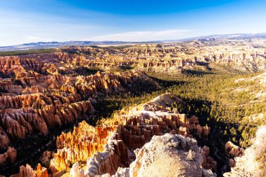 ABD 'deki Bryce Canyon Ulusal Parkı manzaralı Serseriler. ABD Ulusal Parkı Peyzaj Gezileri ve Turizm Konsepti.