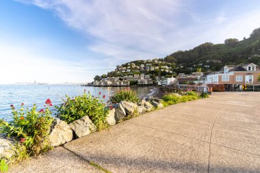 San Francisco için Sausalito Resort kasabasının güzel manzarası Kuzey Kaliforniya ABD Pasifik Okyanusunun batı kıyısı, San Francisco Birleşik Devletler Seyahat İstikameti Şehir Konsepti.
