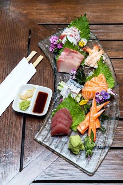 Verscheidenheid Van Gastronomische Sashimi Set Japanse Versheid Keuken Zalm Tonijn — Stockfoto