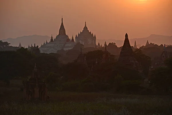 La puesta de sol bagan — Foto de Stock