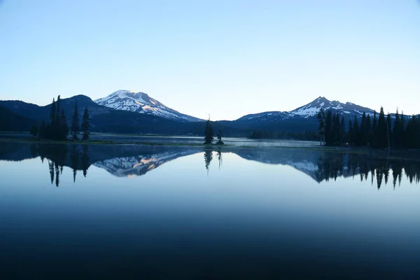 Горное Отражение Озере Спаркс Орегоне — стоковое фото