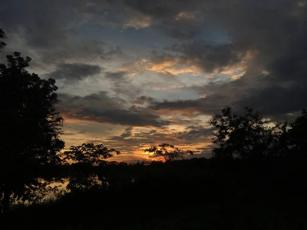 Pôr do sol no parque natural — Fotografia de Stock