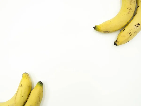 Banan på isolerade vit bakgrund — Stockfoto