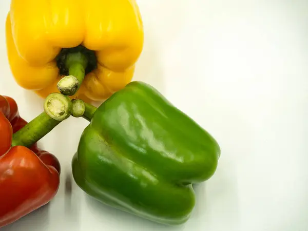 Paprika su sfondo bianco — Foto Stock