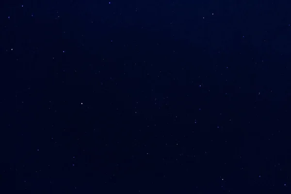 美しい夜空と多くのスター、宇宙の星の背景 — ストック写真