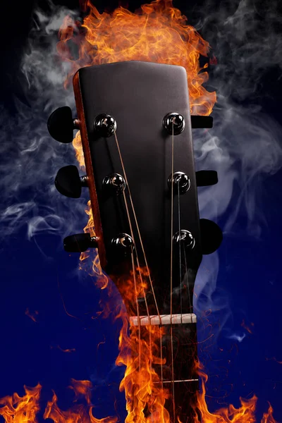 Cuello Guitarra Con Cuerdas Fuego Humo Sobre Fondo Azul Foto —  Fotos de Stock