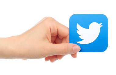 El heyecan simgesi beyaz arka plan üzerinde tutar.