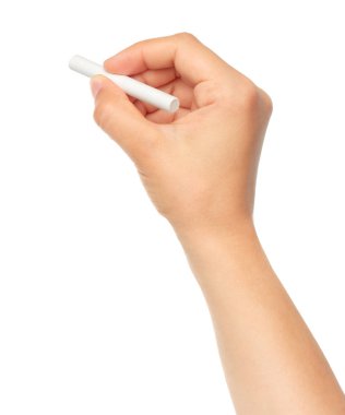 tebeşir beyaz zemin üzerine ile el