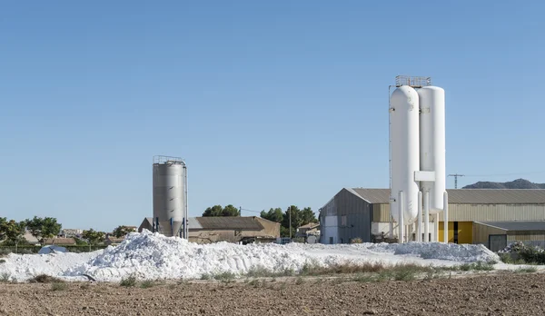 Limesfabrik. blauer Himmel — Stockfoto