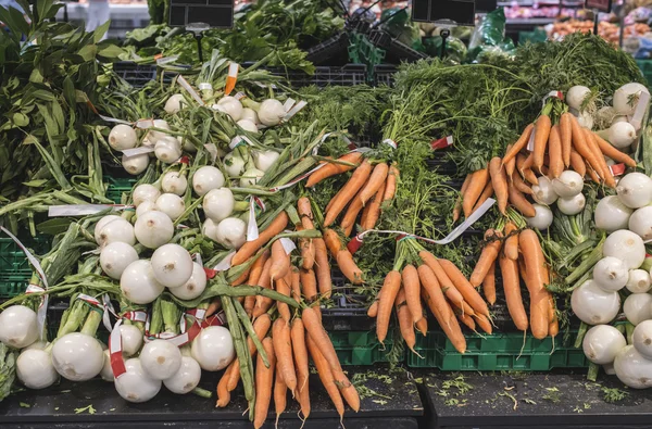 Zanahorias y cebollas almacenadas — Foto de Stock
