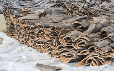 Cork kabuğundan yığınları 