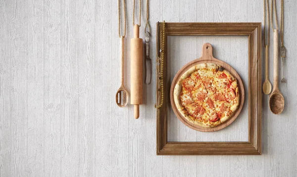 Rebanada de pizza caliente con queso derretido con el concepto de marco foto de cerca —  Fotos de Stock