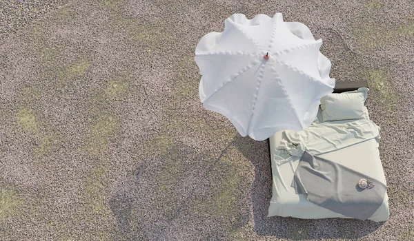 Salon de plage - lit avec parasol et coquillage vacances et concept photo d'été — Photo