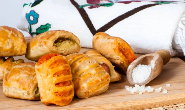 tuzlu aperatifler tuz bir tahta kaşıkla görüntülenen yakın çekim