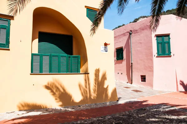  'Piazza dei pescatori' Liguria İtalya 'daki küçük bir köyde.